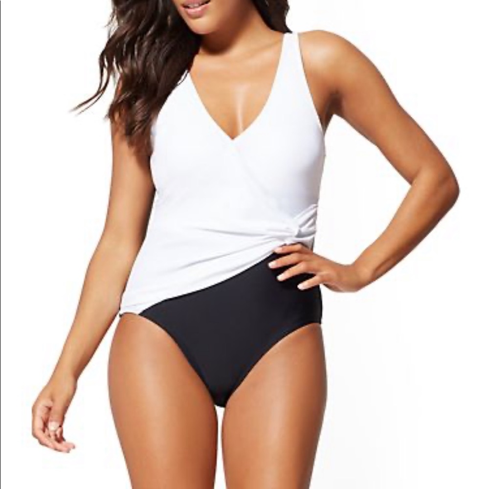 New York & Co one piece Swimsuit sz XS